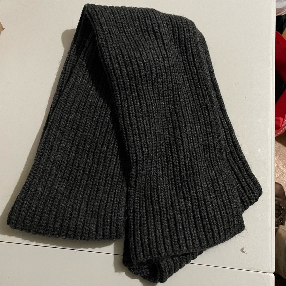 H&M Men's Charcoal Ribbed Scarf